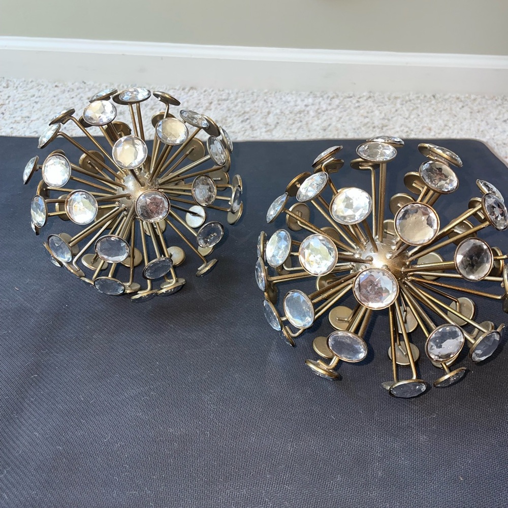 HOMEGOOD’S decorative rhinestone spheres